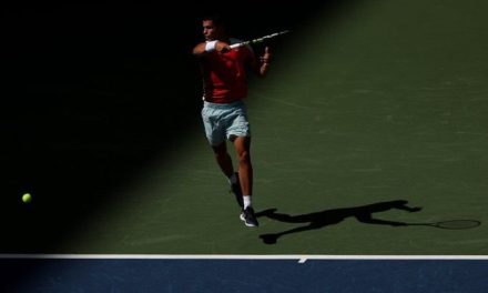 paso firme de alcaraz hacia la tercera ronda