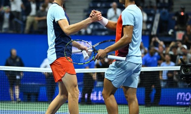 Carlos Alcaraz hace historia en el US Open tras eliminar a Jannik Sinner