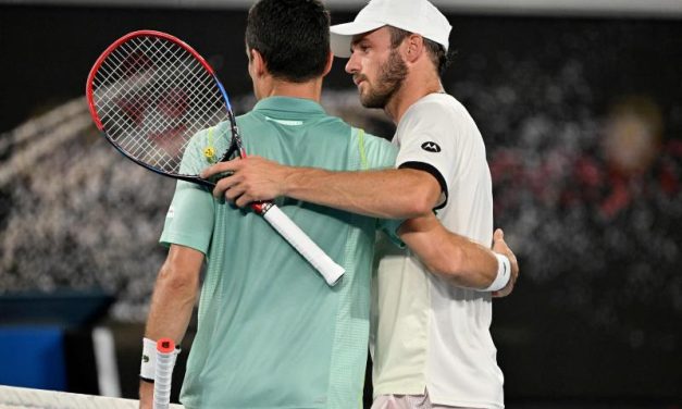 Roberto Bautista lo intenta pero cae derrotado ante Tommy Paul