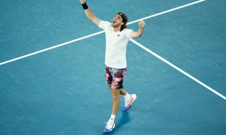 Tsitsipas acaba con el sueño checo