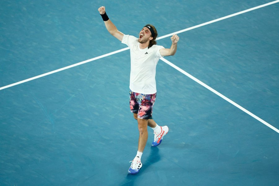 Tsitsipas acaba con el sueño checo