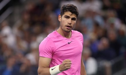 Carlos Alcaraz se venga de Aliassime y accede a semifinales de Indian Wells sin ceder un set