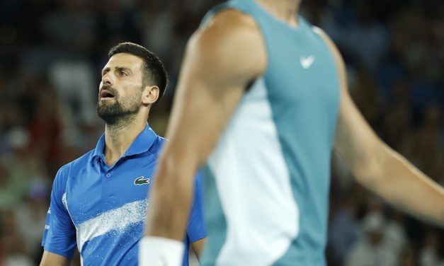 Djokovic saca casta de campeón y se queda con el pase a semifinales del Australian Open